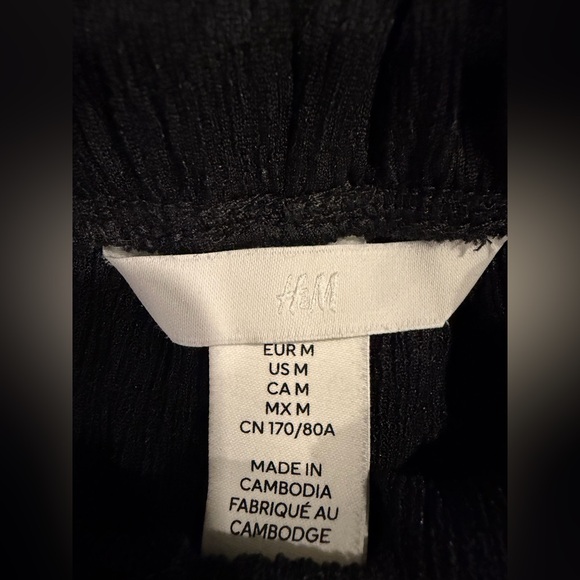 H&M shorts - Picture 2 of 4